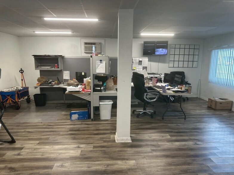 More Photos Of 901 S Woodrow Wilson St, Plant City Office For Sale