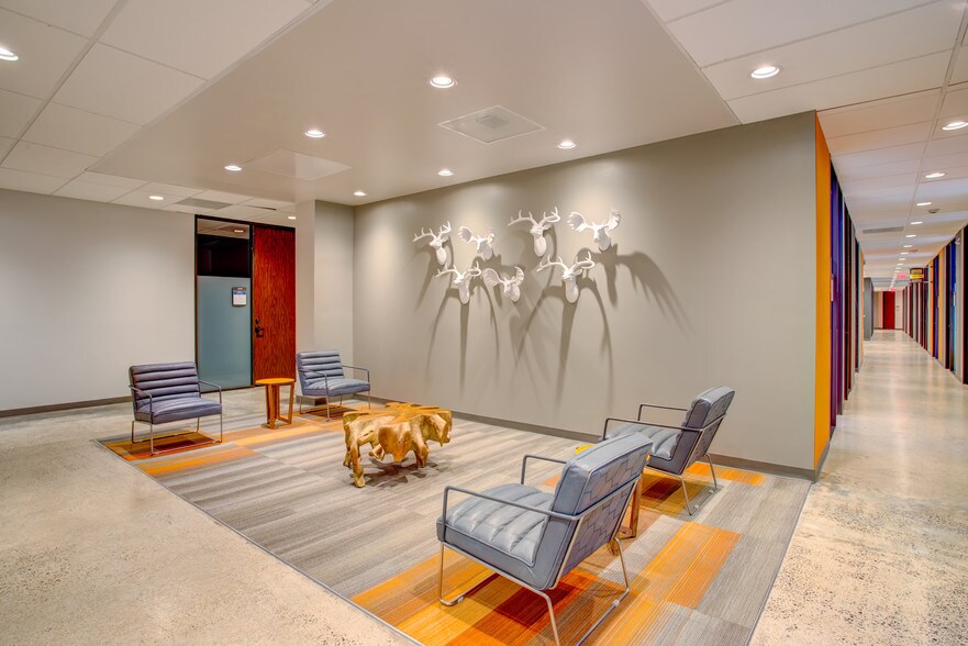 More Photos Of 7676 Hillmont St, Houston Office For Lease