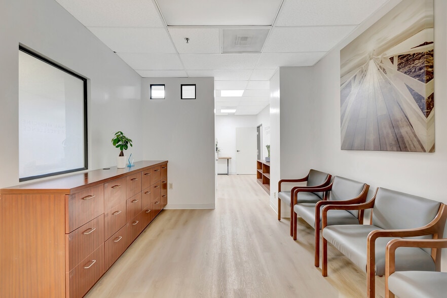 More Photos Of 18800 Delaware St, Huntington Beach Medical For Lease
