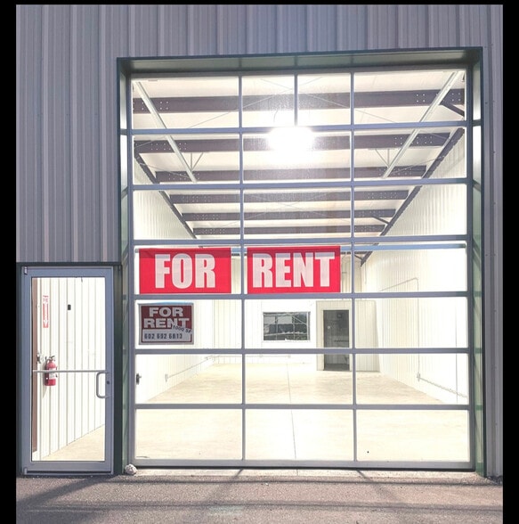 More Photos Of 4155 Osage Beach Pky S, Osage Beach Showroom For Lease