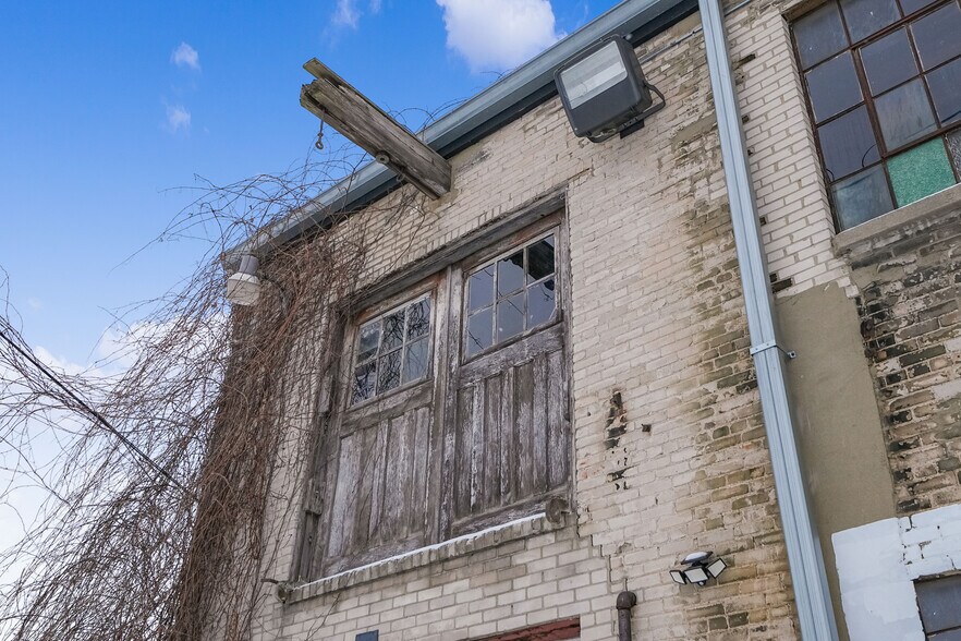 More Photos Of 424 Walbridge St, Kalamazoo Industrial For Sale