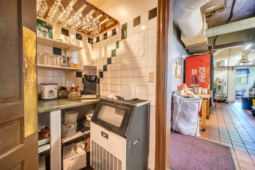 More Photos Of 5881 Sullivan Trl, Nazareth General Retail For Sale