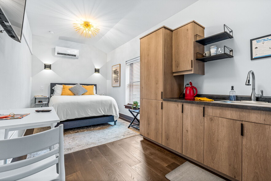 More Photos Of 207 Bank St, New Albany Apartments For Sale