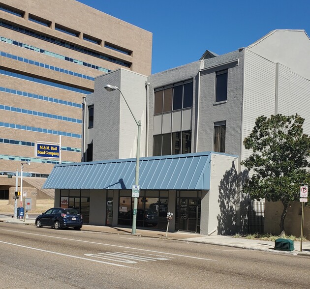 Primary Photo Of 138 N B B King Blvd, Memphis Office For Lease