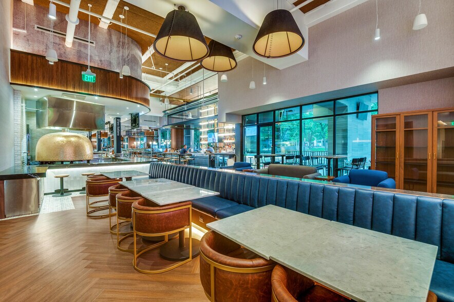 More Photos Of 2323 Victory Ave, Dallas Office For Lease