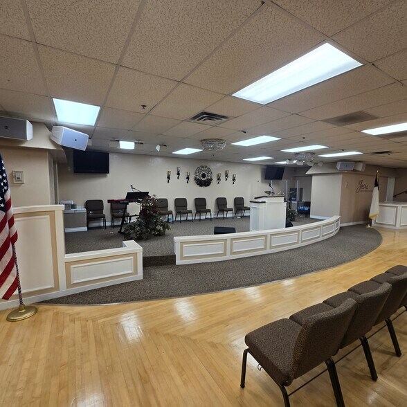 More Photos Of 3950 S Redwood Rd, Salt Lake City Freestanding For Sale