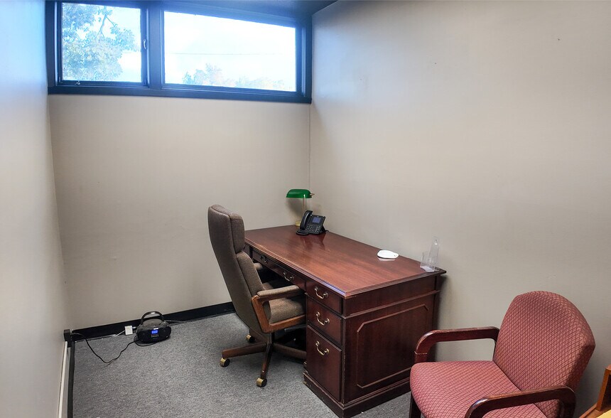More Photos Of 1800 S Summit Ave, Sioux Falls Office For Sale