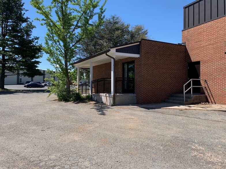 More Photos Of 1050 Spring St, Wyomissing Medical For Lease