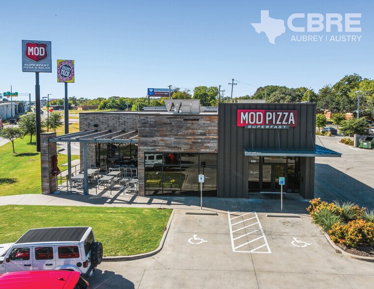 More Photos Of 1015 S Jack Kultgen Expy, Waco Restaurant For Sale