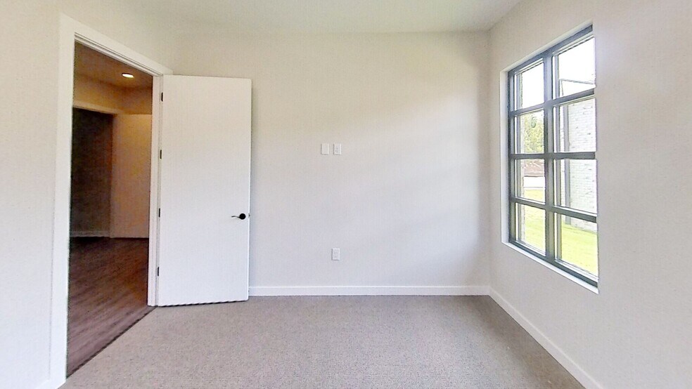 More Photos Of 6110 McFarland Station Dr, Alpharetta Office For Sale