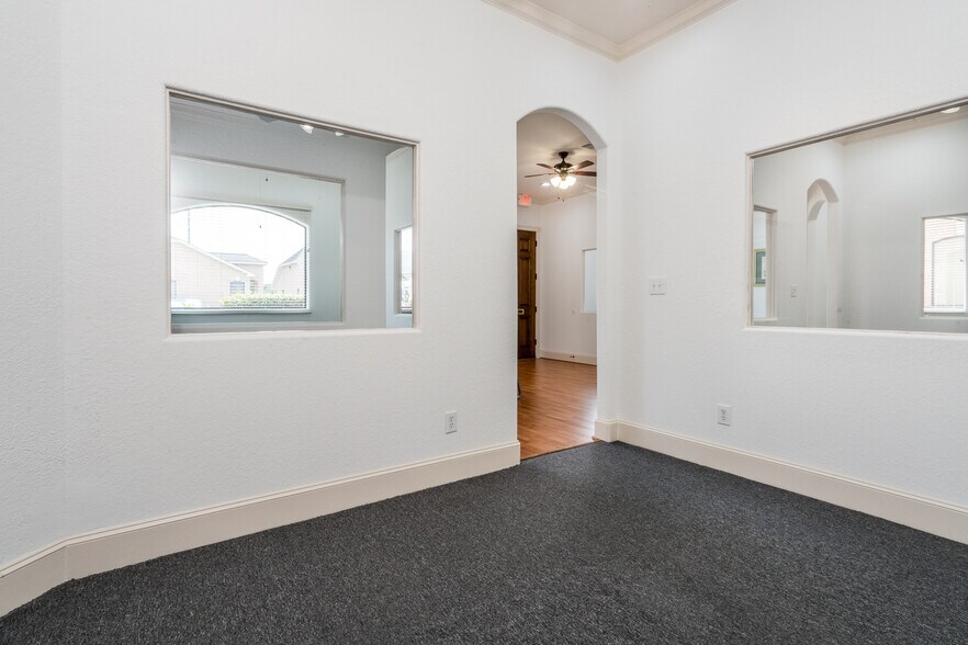 More Photos Of 5511 Louetta Rd, Spring Office Residential For Sale