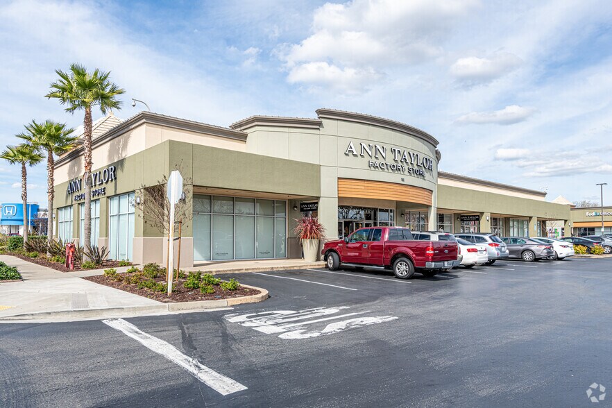 More Photos Of 1245-1299 Marina Blvd, San Leandro Unknown For Lease