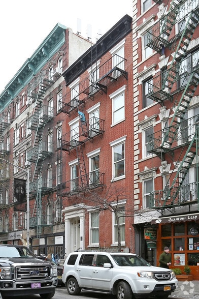 More Photos Of 228 Thompson St, New York Apartments For Lease