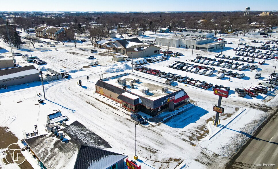 More Photos Of 1402 E College Dr, Marshall Fast Food For Lease