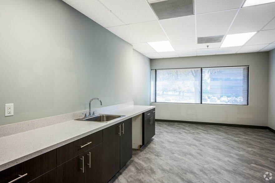 More Photos Of 2809 Emerywood Pky, Richmond Office For Lease