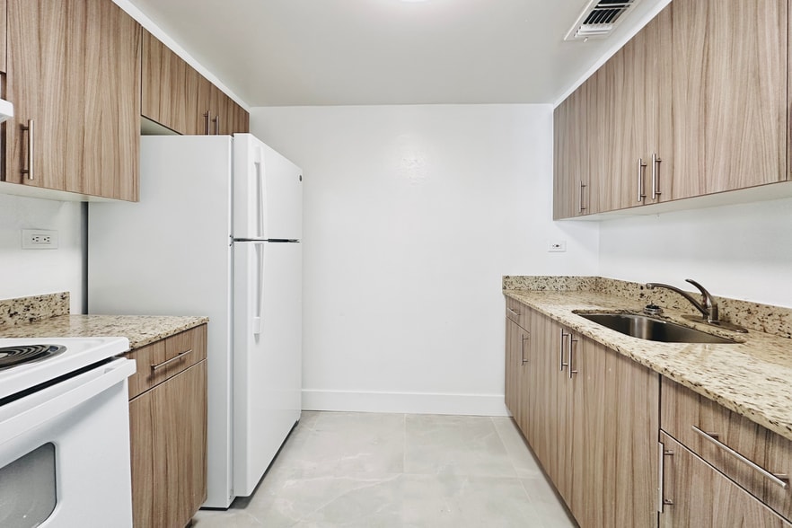 More Photos Of 999 W Prospect Rd, Oakland Park Apartments For Sale