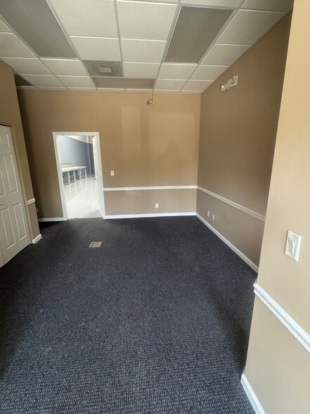 More Photos Of 1410 Park Ln S, Jupiter Warehouse For Lease