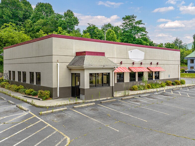 More Photos Of 581 Nc Highway 9, Black Mountain Restaurant For Lease