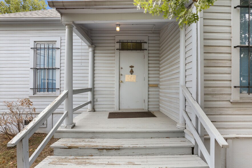 More Photos Of 224 Casa Blanca, San Antonio Office For Lease