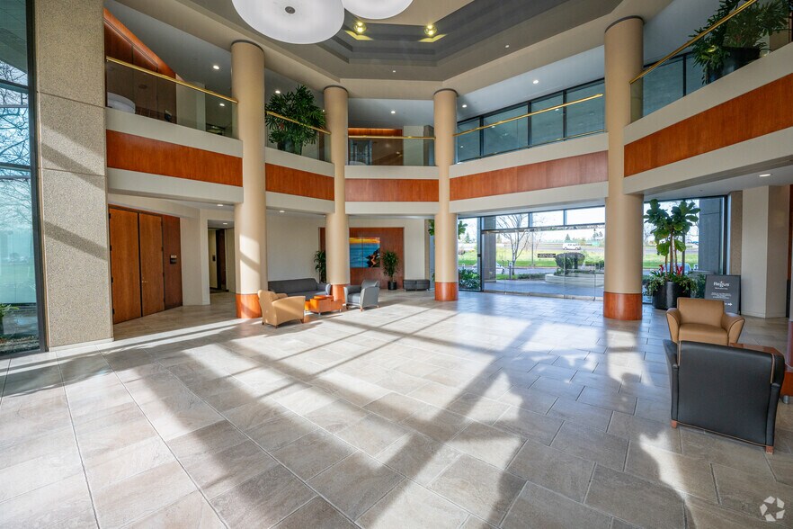 More Photos Of 8880 Cal Center Dr, Sacramento Office For Lease