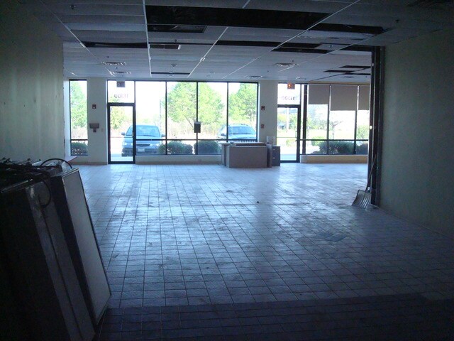 More Photos Of 11300-11314 W Southwest Hwy, Orland Park Storefront Retail Office For Lease
