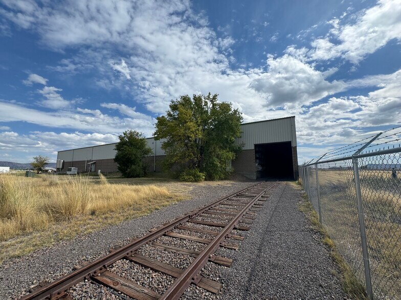 More Photos Of 6450 Swan Ct, Klamath Falls Manufacturing For Sale