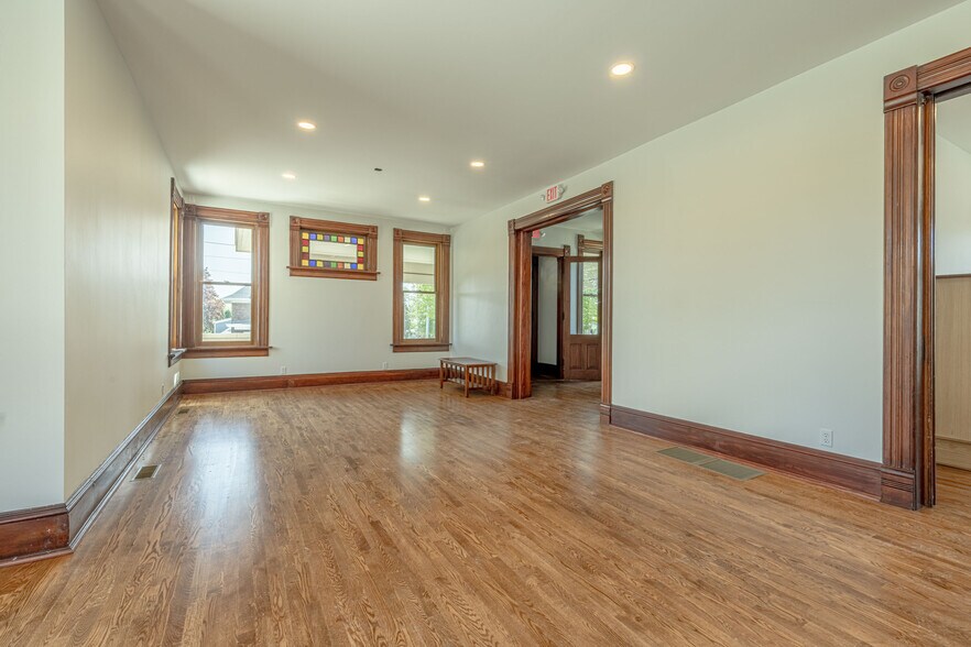 More Photos Of 1303 11th St, Monroe Storefront Retail Office For Lease