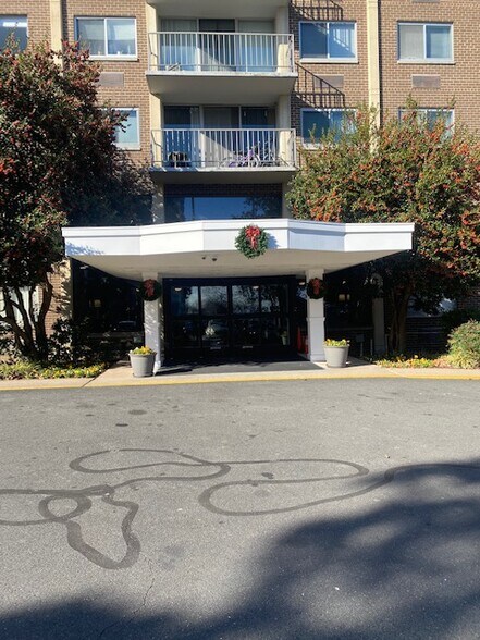 More Photos Of 2059 Huntington Ave, Alexandria Apartments For Lease