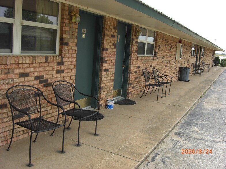 More Photos Of 1720 S Grand Ave, Cherokee Hotel For Sale