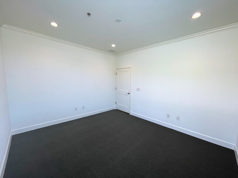 More Photos Of 400 Stonebrook Pky, Frisco Medical For Lease