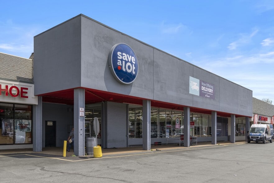 More Photos Of 23-91 N Oaks Plz, Saint Louis Unknown For Lease