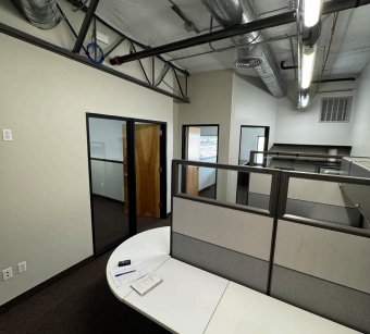 More Photos Of 16674 N 91st St, Scottsdale Flex For Lease