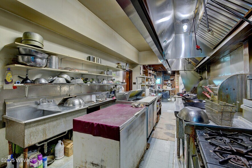 More Photos Of 32 W Southern Ave, Williamsport General Retail For Sale