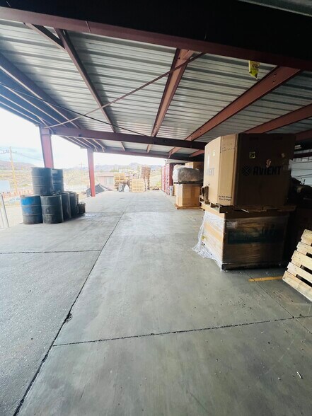 More Photos Of 590 N Main St, Leeds Manufacturing For Sale