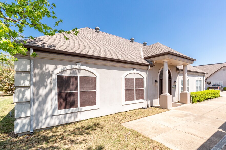 More Photos Of 5156 Village Creek Dr, Plano Medical For Sale