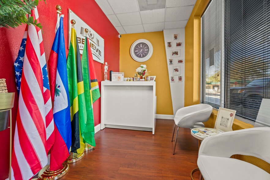 More Photos Of 3239 Old Winter Garden Rd, Orlando Flex For Sale