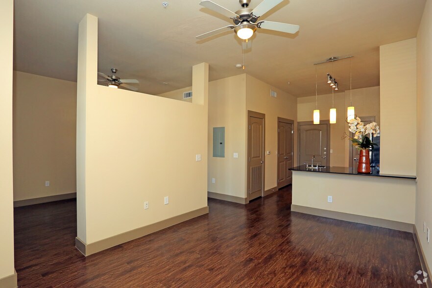 More Photos Of 1325 N Walker Ave, Oklahoma City Apartments For Lease