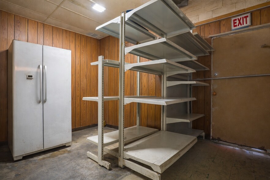 More Photos Of 705 Ulysses St, Golden Specialty For Sale