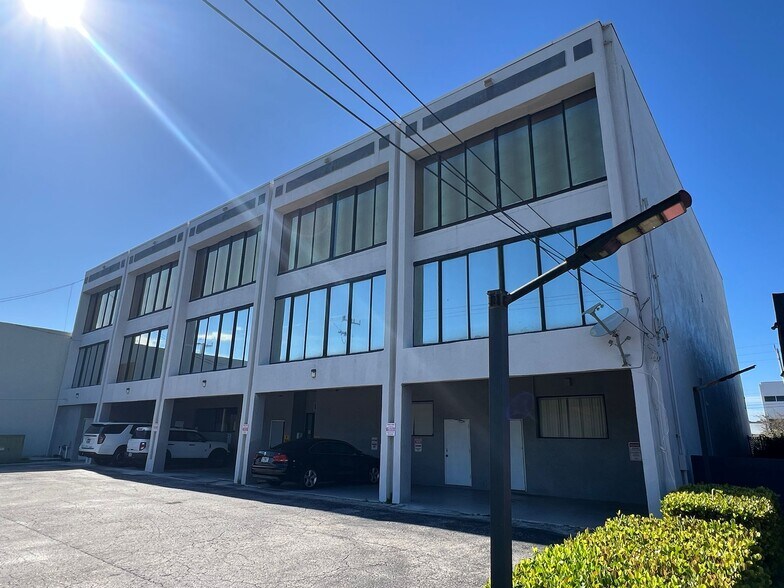 More Photos Of 2740 E Oakland Park Blvd, Fort Lauderdale Office For Lease