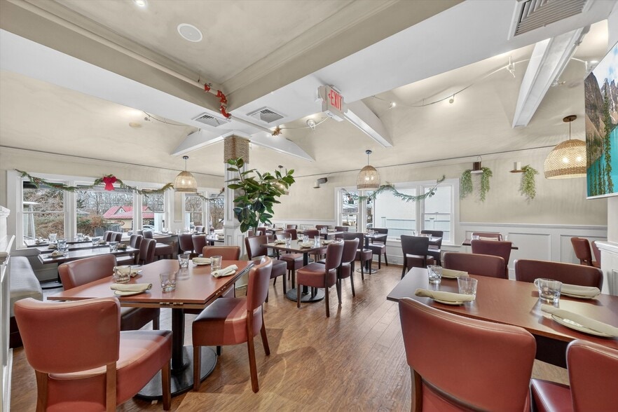 More Photos Of 3436 Lexington Ave, Mohegan Lake Restaurant For Sale