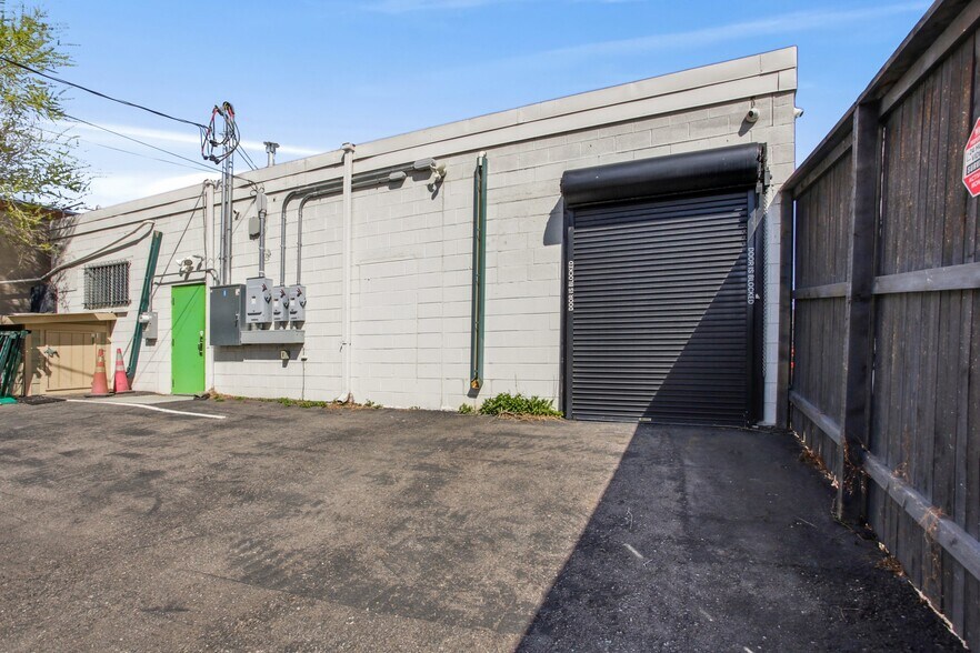 More Photos Of 963 Federal Blvd, Denver Storefront For Lease