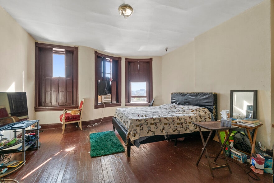 More Photos Of 112 E 20th St, Baltimore Multifamily For Sale