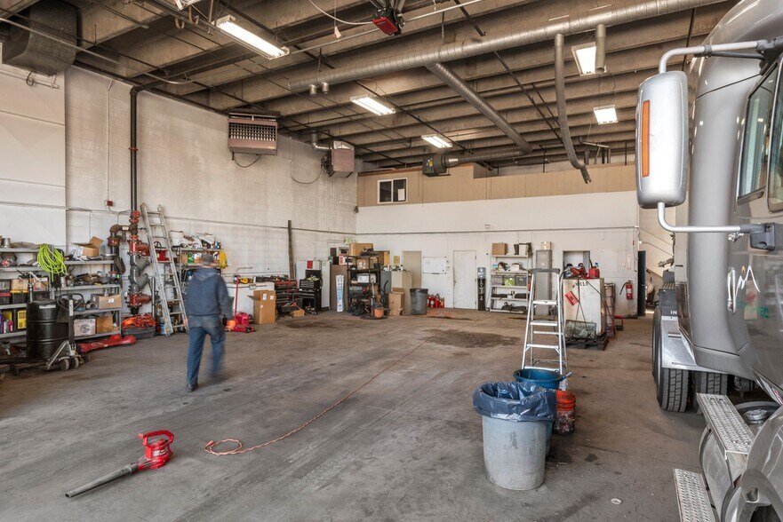 More Photos Of 5050 Ash St, Denver Warehouse For Sale