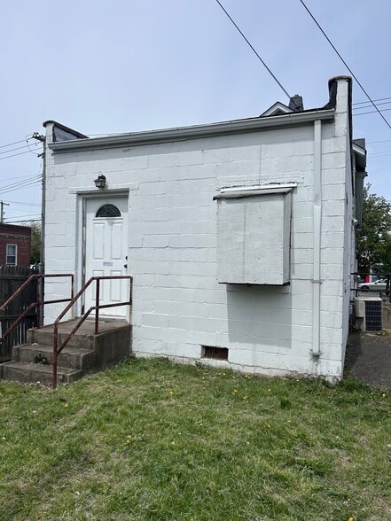 More Photos Of 85 Hillside Ave, Williston Park Flex For Sale