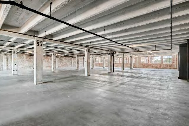 More Photos Of 2020-2060 Walnut St, Kansas City Warehouse For Sale