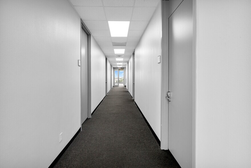 More Photos Of 6420 Hillcroft Ave, Houston Office Residential For Sale