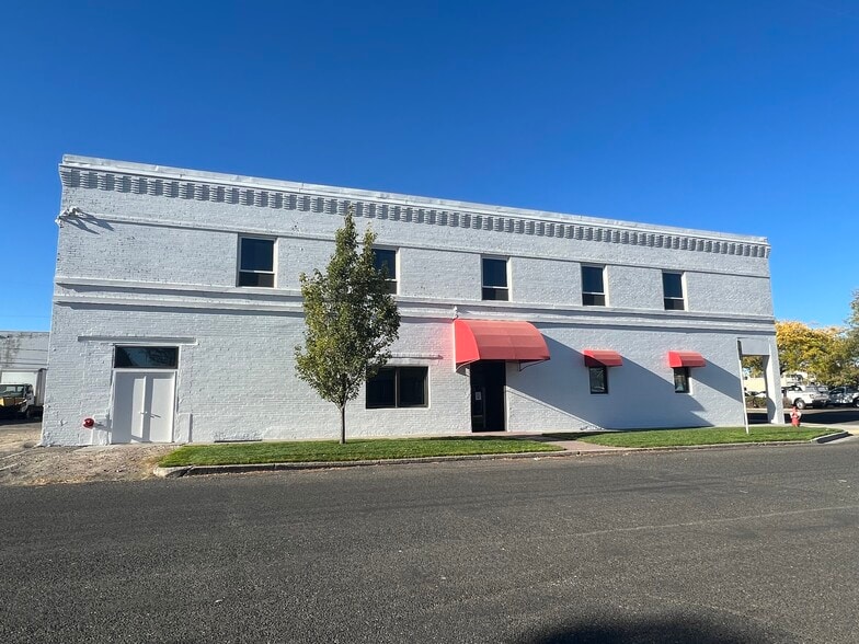 More Photos Of 200 3rd Ave E, Twin Falls Office For Sale
