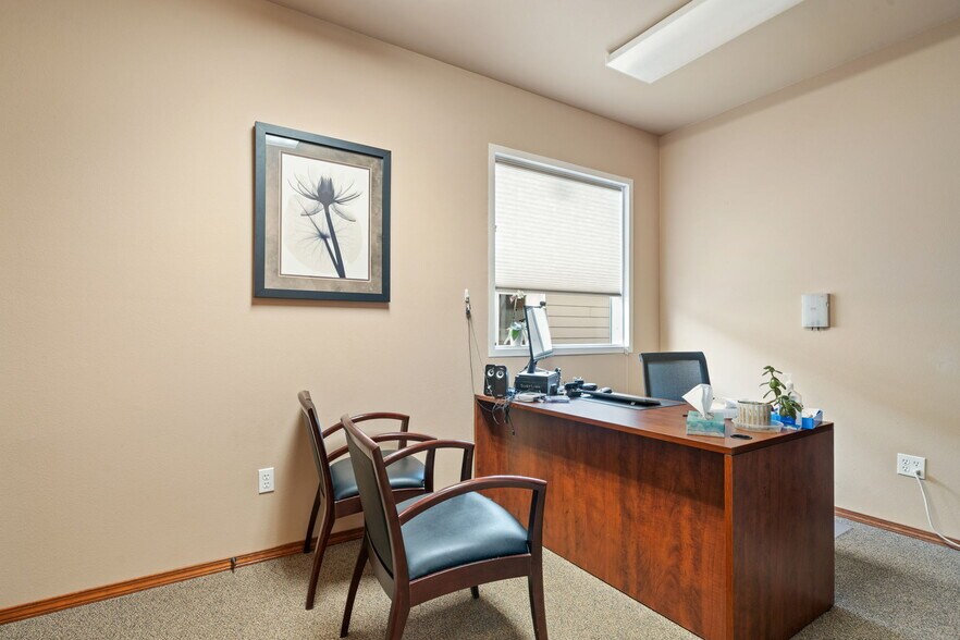 More Photos Of 538 N 5th Ave, Sequim Medical For Sale