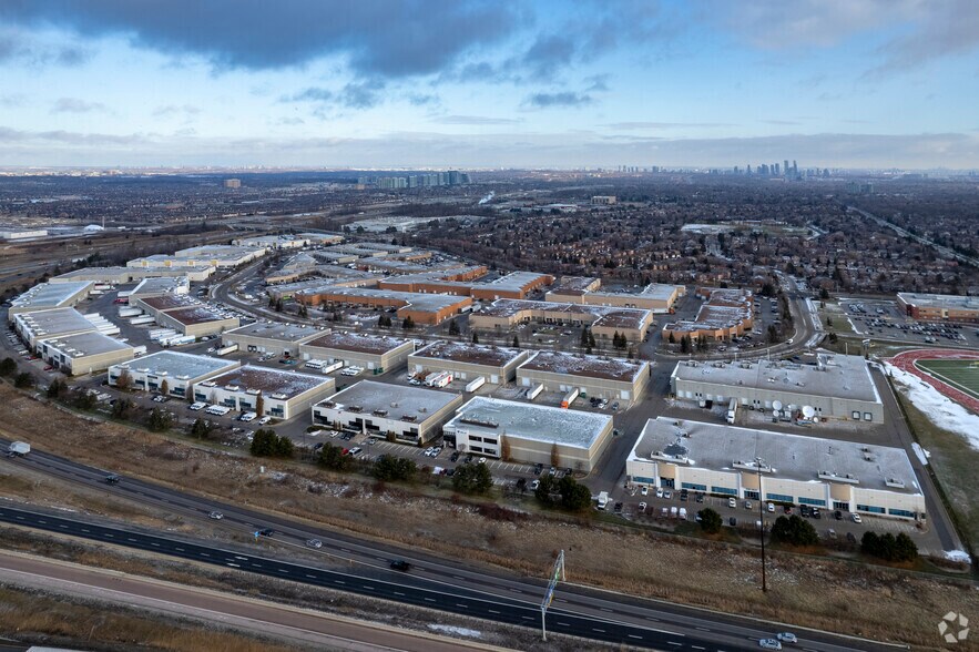 More Photos Of 4050B Sladeview Cres, Mississauga Warehouse For Lease
