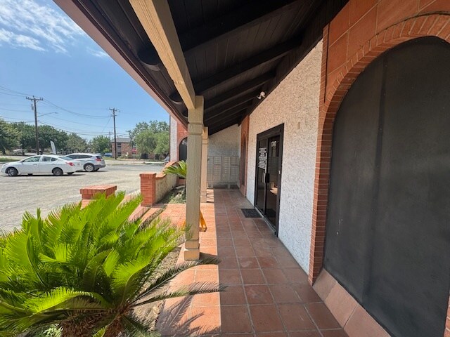 More Photos Of 1747 Citadel Plz, San Antonio Office For Sale